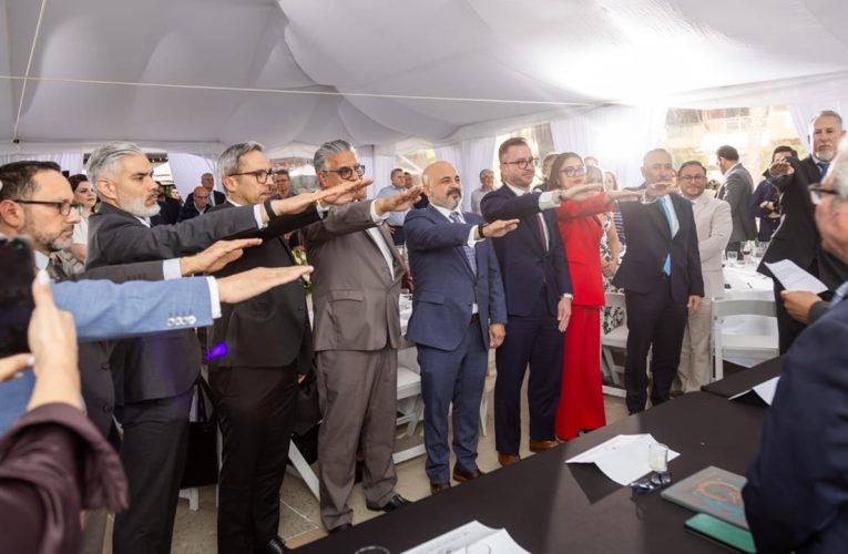 Toma protesta Gabriel Tobías Duarte como presidente del Colegio de Notarios de BC