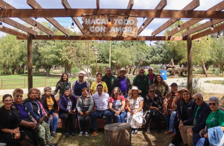Inaugura Román Cota el Jardín del Adulto Mayor en el Parque Los Encinos